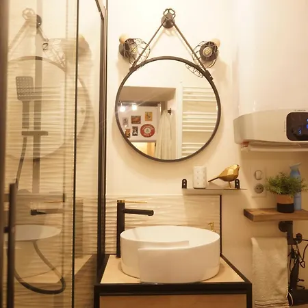 Maisonnette Atypique En Triplex Au Calme Hyper-centre Place Du Ralliement Lägenhet Angers