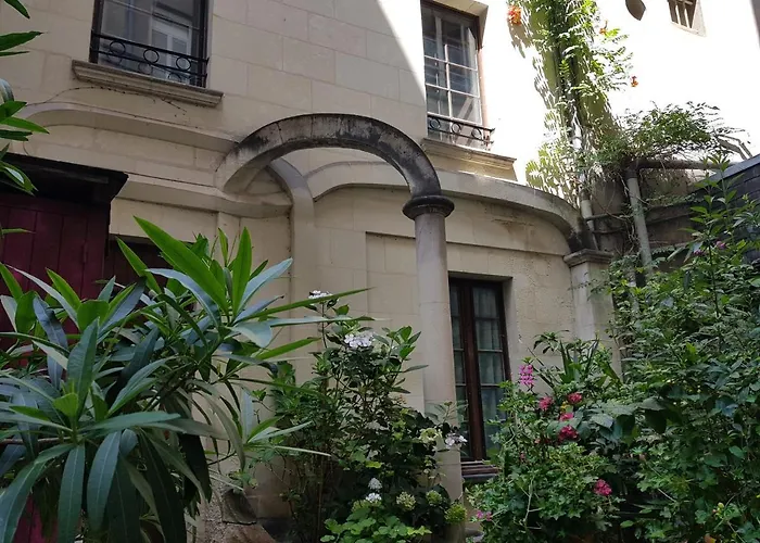 Maisonnette Atypique En Triplex Au Calme Hyper-centre Place Du Ralliement Apartamento